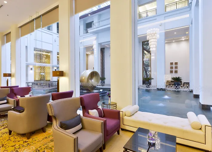 Grande Centre Point Ploenchit Hotel 5*